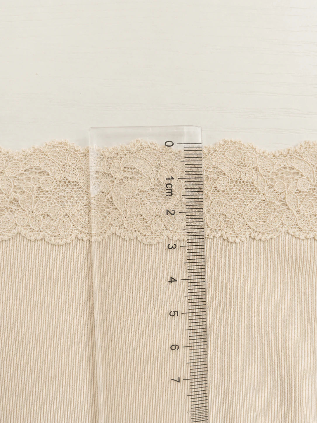 Elastic lace waistband